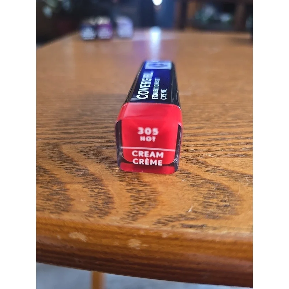 COVERGIRL Exhibitionist Lipstick Cream, HOT 305, Lipstick Tube 0.123‎ OZ (3.5 g)